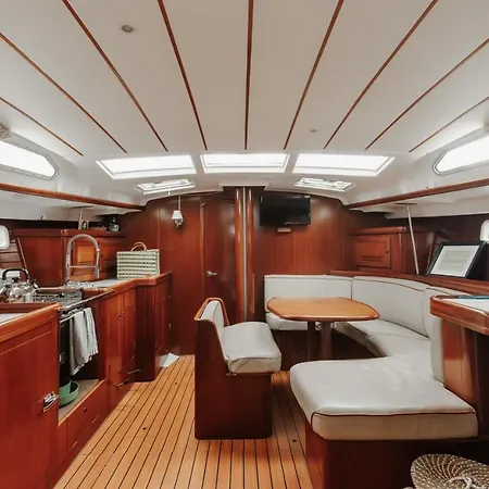 Bateau-hôtel Bboats *